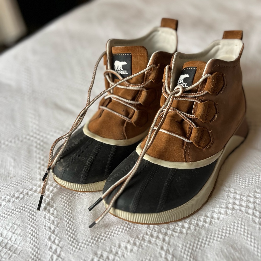Sorel “Out and About” boots size women’s 9.5